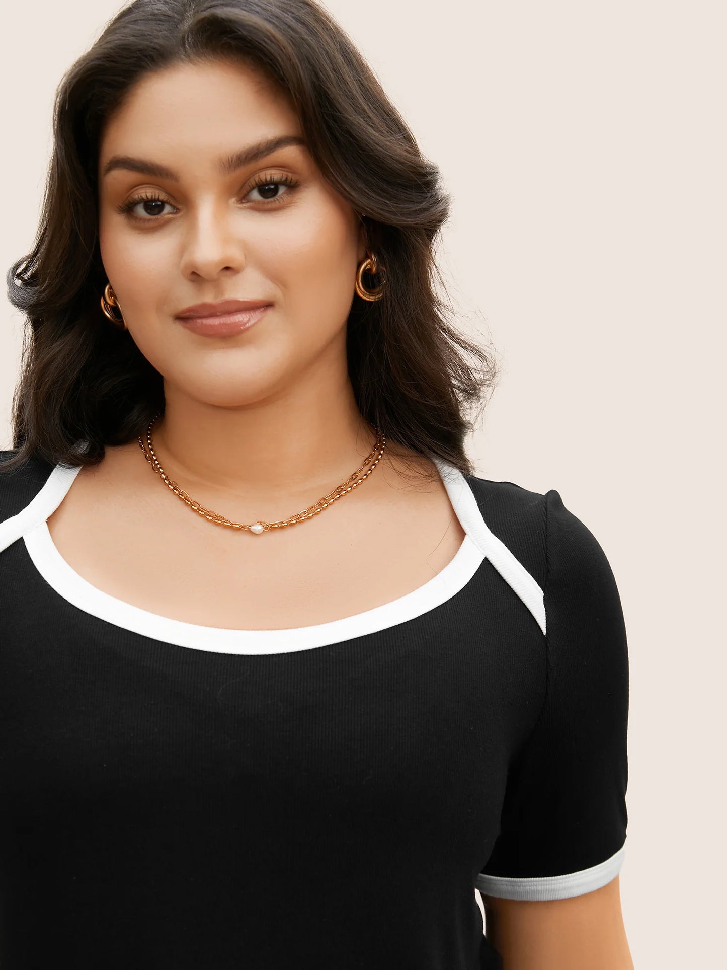 Asymmetrical Neck Contrast Trim Pit Strip T-shirt